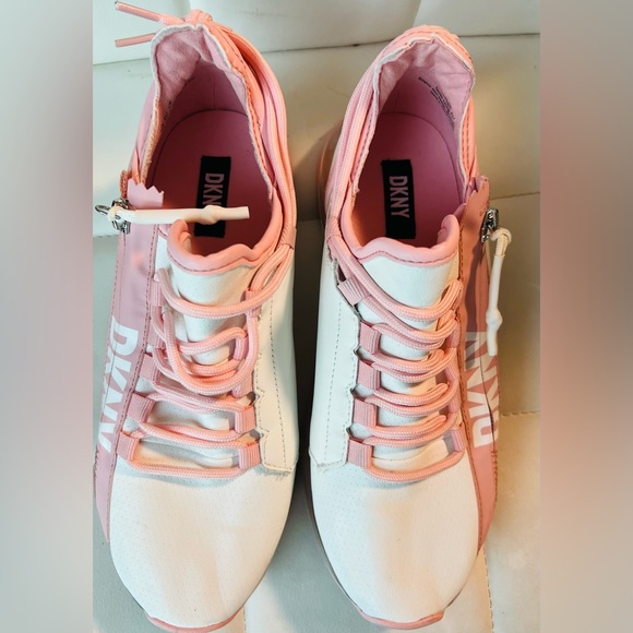 Dkny Women's Tokyo Lace-Up Zip Sneakers in White Rosewater Pink size 8. - Picture 2 of 12